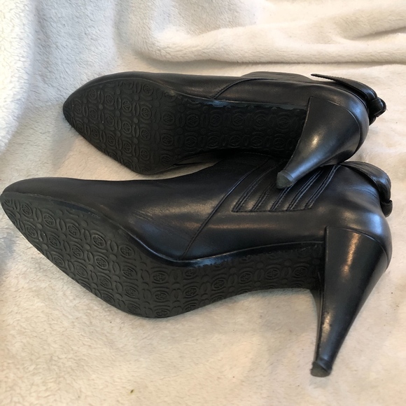 Black Genuine Leather Slip-On Bootie NEW - Picture 6 of 6